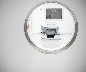 Nowoczesny tomograf w krakowskim szpitalu wojskowym. Sprzęt z funduszy KPO zaprezentował szef MON