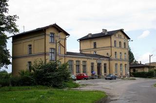 Zniszczone dworce z Warmii i Mazur mają zostać odnowione. Z niektórych strach korzystać! [ZDJĘCIA]