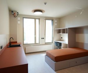 Studenci w Warszawie muszą szukać mieszkań na wynajem. Mało miejsc w akademikach