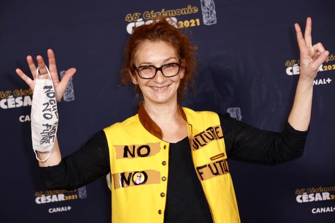 Aktorka rozebrała się na scenie! Skandal na rozdaniu Cezarów