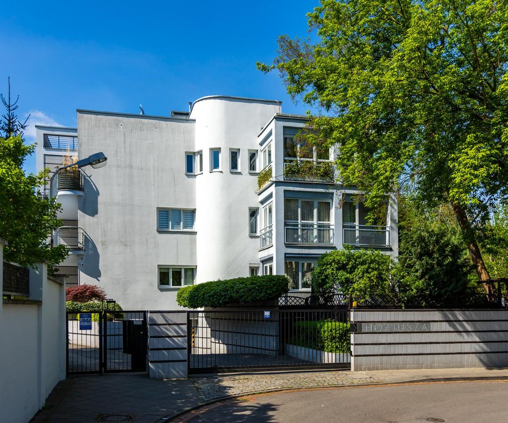 To było najlepsze osiedle dekady w Polsce. I kontrowersyjne: czy taka architektura pasuje wśród dzieł? Osiedle Hozjusza