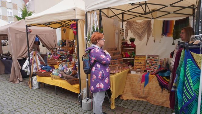 Dni Olsztyna 2025. Dziesiątki wystawców i setki olsztynian na Jarmarku Jakubowym