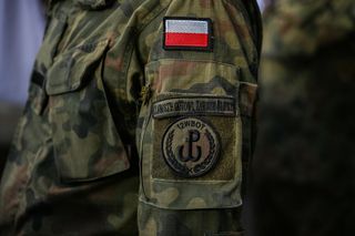 Służby i WOT na Podkarpaciu w pełnej gotowości. Lotnisko w Rzeszowie wznawia pracę 