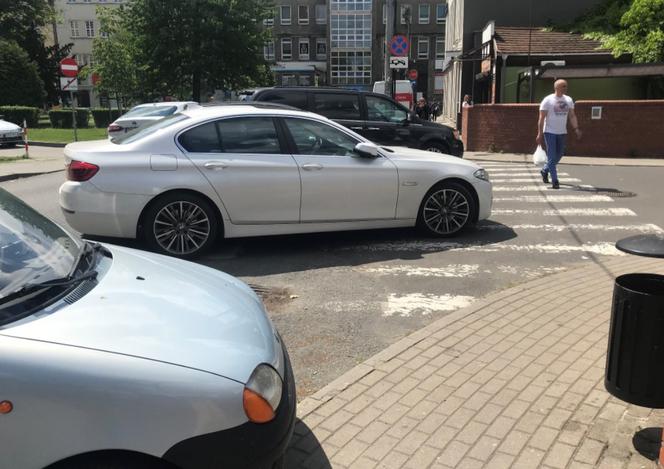 Mistrzowie parkowania z Opola. "Co tu się odp*******!"