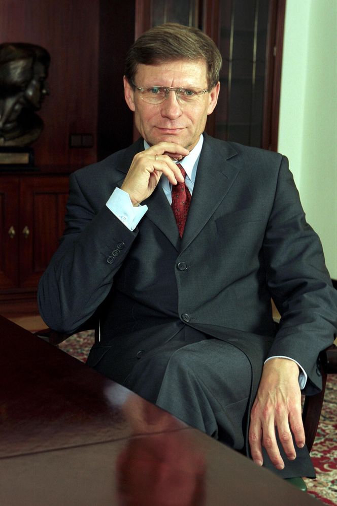 AI wybrała 5 najlepszych polityków w Polsce ostatnich 30 lat!