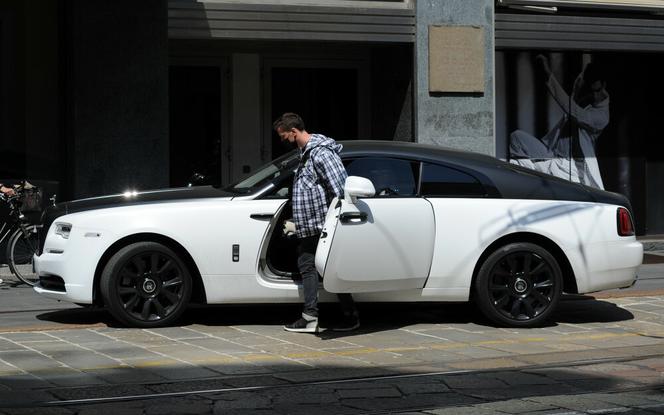 Wojciech Szczęsny w aucie za 1,7 mln zł! To Rolls-Royce Wraith