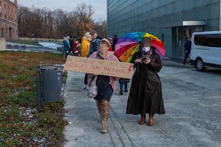 Pan prezes nie ma ochoty spotkać się z ludźmi