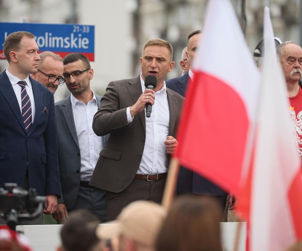 Ruszył Marsz Powstania Warszawskiego 2025. Przez stolicę idzie też Marsz Milczenia