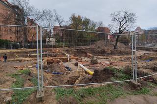 Bulwar Filadelfijski w Toruniu. To tutaj odkryto relikty kompleksu św. Ducha