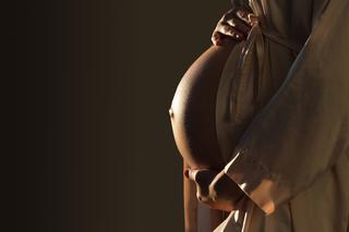 Naga ciążowa sesja zdjęciowa - inspiracje z Instagrama