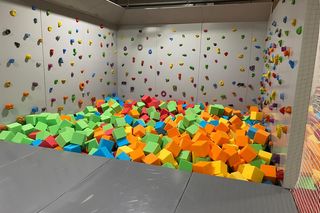 Jump Factory - nowe trampoliny w Lesznie 