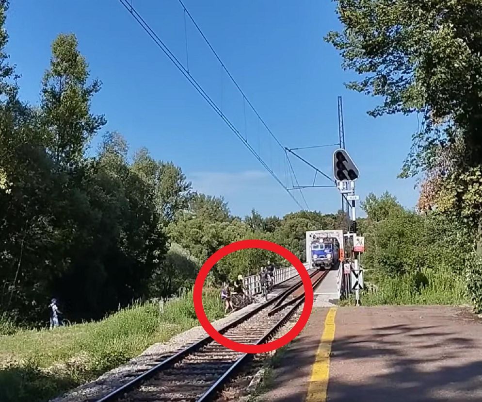 Przerażające sceny na moście kolejowym w Małopolsce. Nastolatkowie igrali za śmiercią. Jest nagranie!