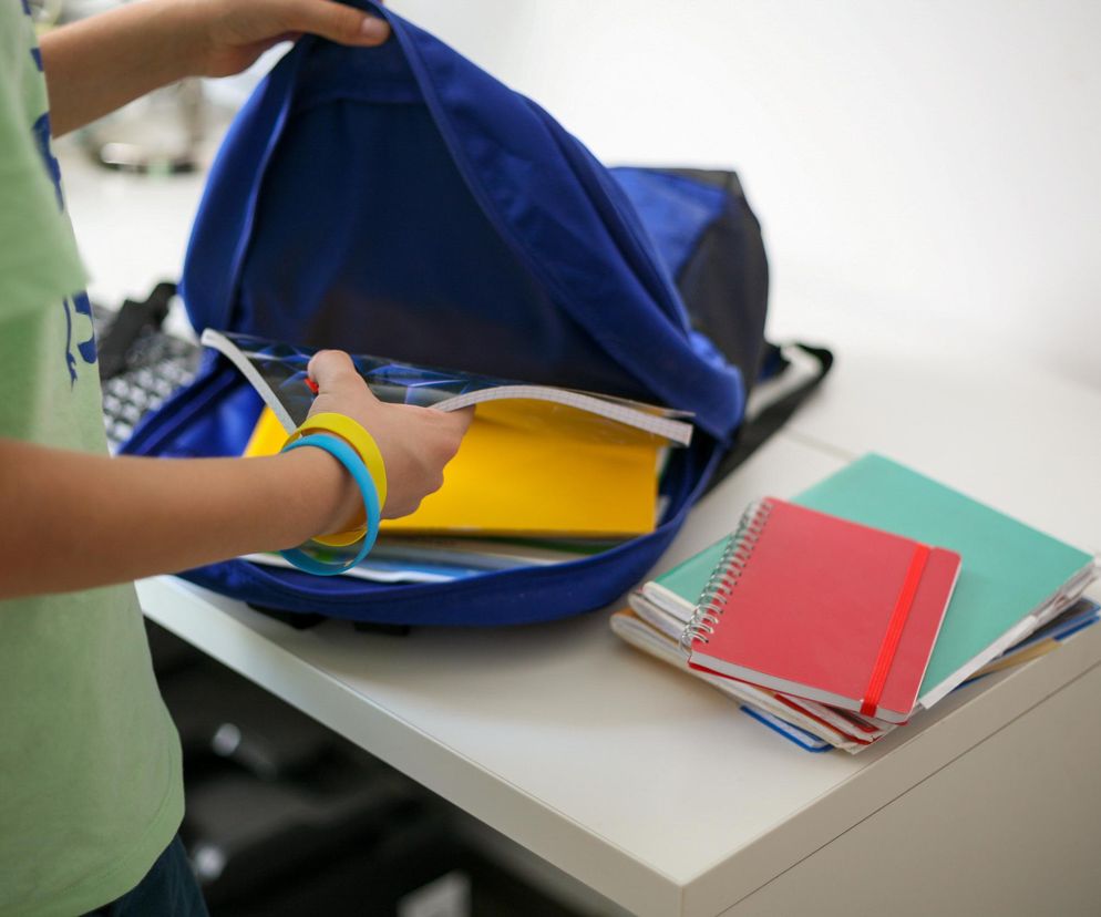 Ministerstwo Edukacji ma pomysł, jak odciążyć uczniów. Wkrótce koniec dźwigania podręczników?