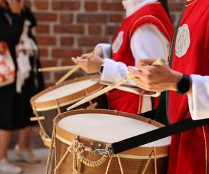 Korowód w ramach Międzynarodowego Festiwalu Renesansu w Lublinie