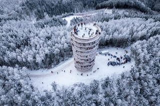 Wielka atrakcja Dolnego Śląska. Wieża widokowa na Dzikowcu to prawdziwy hit!