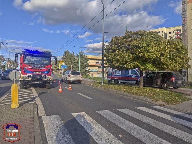 Tychy: 14-latka spowodowała wypadek drogowy jadąc na hulajnodze. Wpadła pod samochód