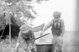 QUIZ PRL. Harcerstwo w PRL. Pamiętacie, jak wyglądały wakacje sprzed dekad?