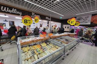 Nowy Carrefour w Józefowie. Tłumy na otwarciu supermarketu 