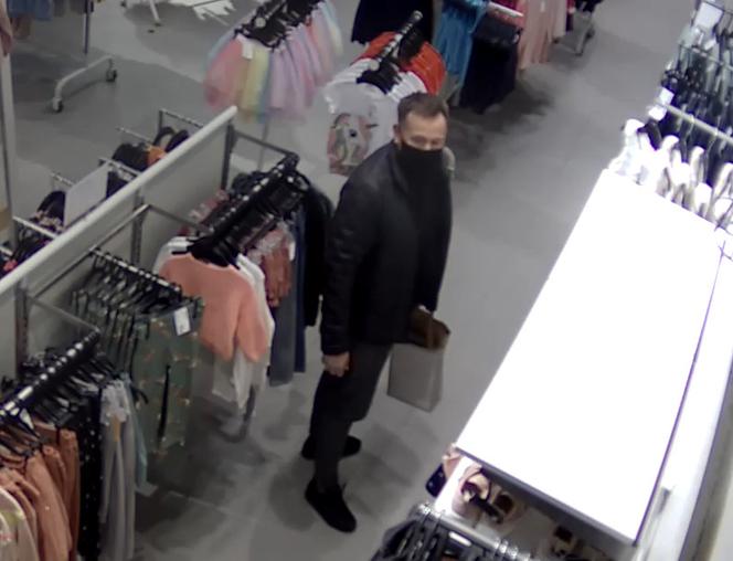 Bydgoszcz: bezczelni złodzieje ukradli... ciuszki dla dzieci! Rozpoznajesz ich? Powiadom policję!