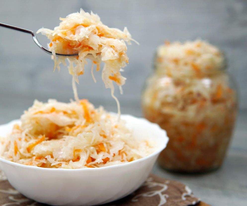 Co daje codzienne jedzenie kapusty kiszonej? Lepsze trawienie to dopiero początek