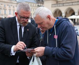 Tak wyglądała wizyta Grzegorza Brauna w Krakowie