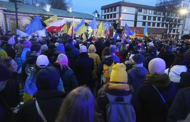 "Kijów-Warszawa jedna sprawa". Kolejny protest pod ambasadą Rosji