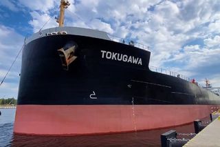 To historyczny moment. W szczecińskim porcie zacumował statek z gigantycznym ładunkiem