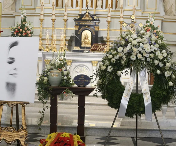Pogrzeb Joanny Kołaczkowskiej. Tłumy żegnają wybitną artystkę