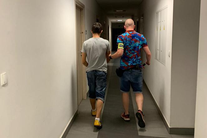 Warszawiacy dostali tajemnicze paczki. Po otwarciu doznali szoku