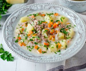 Kartoflanka z mięsem mielonym: przepis na oszczędne danie