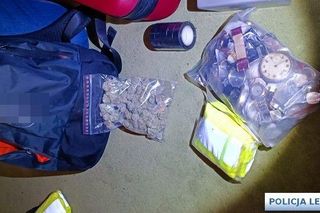 W mieszkaniach mieli narkotyki i łupy warte miliony 