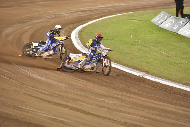 PRES Grupa Deweloperska Toruń - Bayersystem GKM Grudziądz, zdjęcia Motoareny. Fotorelacja z trybun i toru