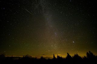 Przed nami noc spadających gwiazd. Na niebie pojawi się rój Drakonidów