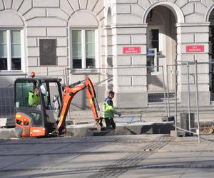 Trwa rewitalizacja Rynku w Kielcach. Ma być więcej zieleni. Zobacz postępy prac