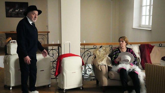 Barwy szczęścia odc. 3197. Józefina Rawiczowa (Elżbieta Jarosik), Andrzej Zastoja-Modelski (Leon Charewicz)