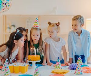 Tego unikaj, jeśli urządzasz dziecku urodziny. 10 zagrożeń