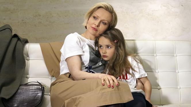 Barwy szczęścia odc. 2113. Bożena (Marieta Żukowska), Paulinka (Lena Jastrzębska)