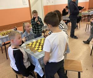 Siedlecka młodzież świetnie sobie radzi z grą w szachy!