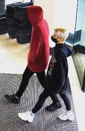 Brutalny atak w jednym z poznańskich sklepów. Rozpoznajesz tę parę?