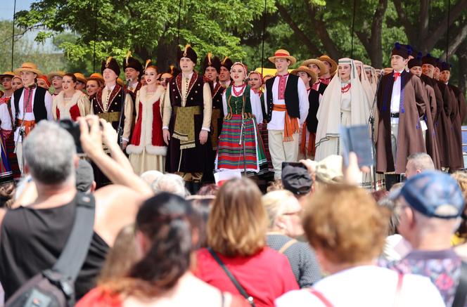 Piknik patriotyczny i koncert „Polskie Tańce Narodowe i Regionalne” na pl. Litewskim w Lublinie