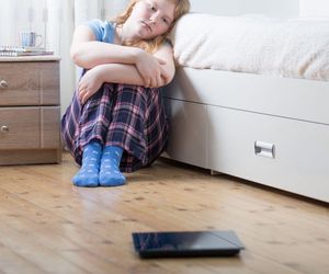 Córka mówi, że jest gruba? ChatGPT podpowiada, jak pomóc dziecku