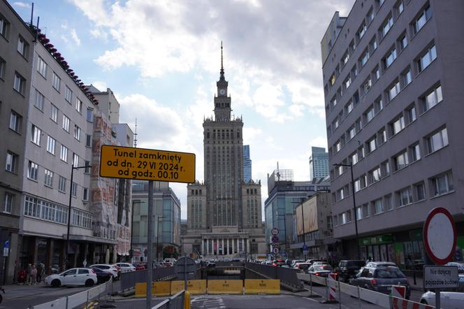 Zamknięty tunel pod Marszałkowską powoduje korki w centrum stolicy 