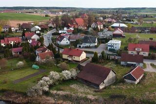 Czy ta wieś leży na Warmii i Mazurach? 