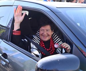  Joanna Senyszyn w czerwonych koralach  