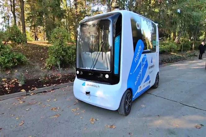 Bus bez kierowcy wozi ludzi po cmentarzu w Gdańsku! Za darmo 