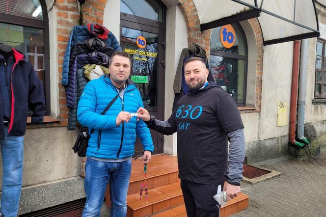Pamiątkowe magnesy na 630 urodziny miasta