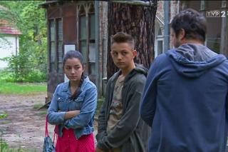 Barwy szczęścia odc. 1991. Luiza (Julia Zielińska), Mirek (Oliwier Kozłowski), Damian Wójcik (Michał Lesień)