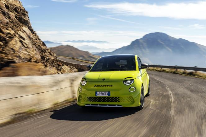 Abarth 500e (2023)