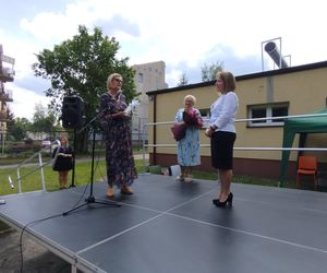 Przez lata ŚDS w Siedlcach działał w dwóch lokalizacjach, teraz już oficjalnie funkcjonuje w jednym miejscu, w budynkach dostosowanych do potrzeb osób z niepełnosprawnościami. 