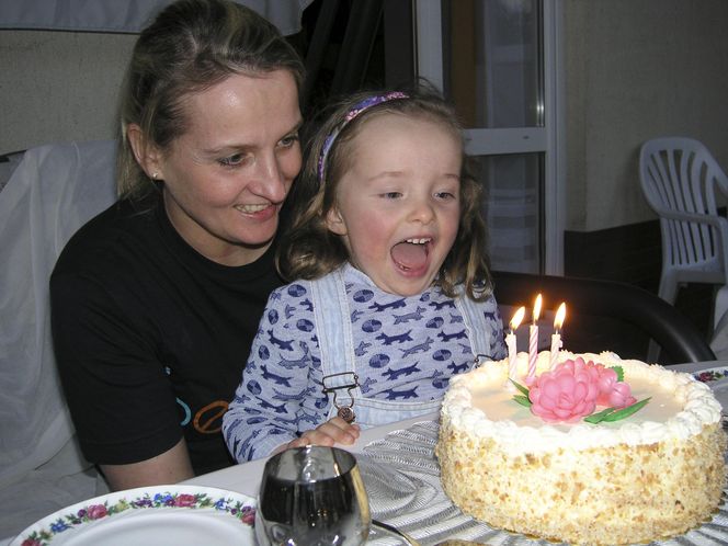 ARCHIWUM RODZINNE ZDJECIA IGA SWIATEK DZIECINSTWO RODZINA